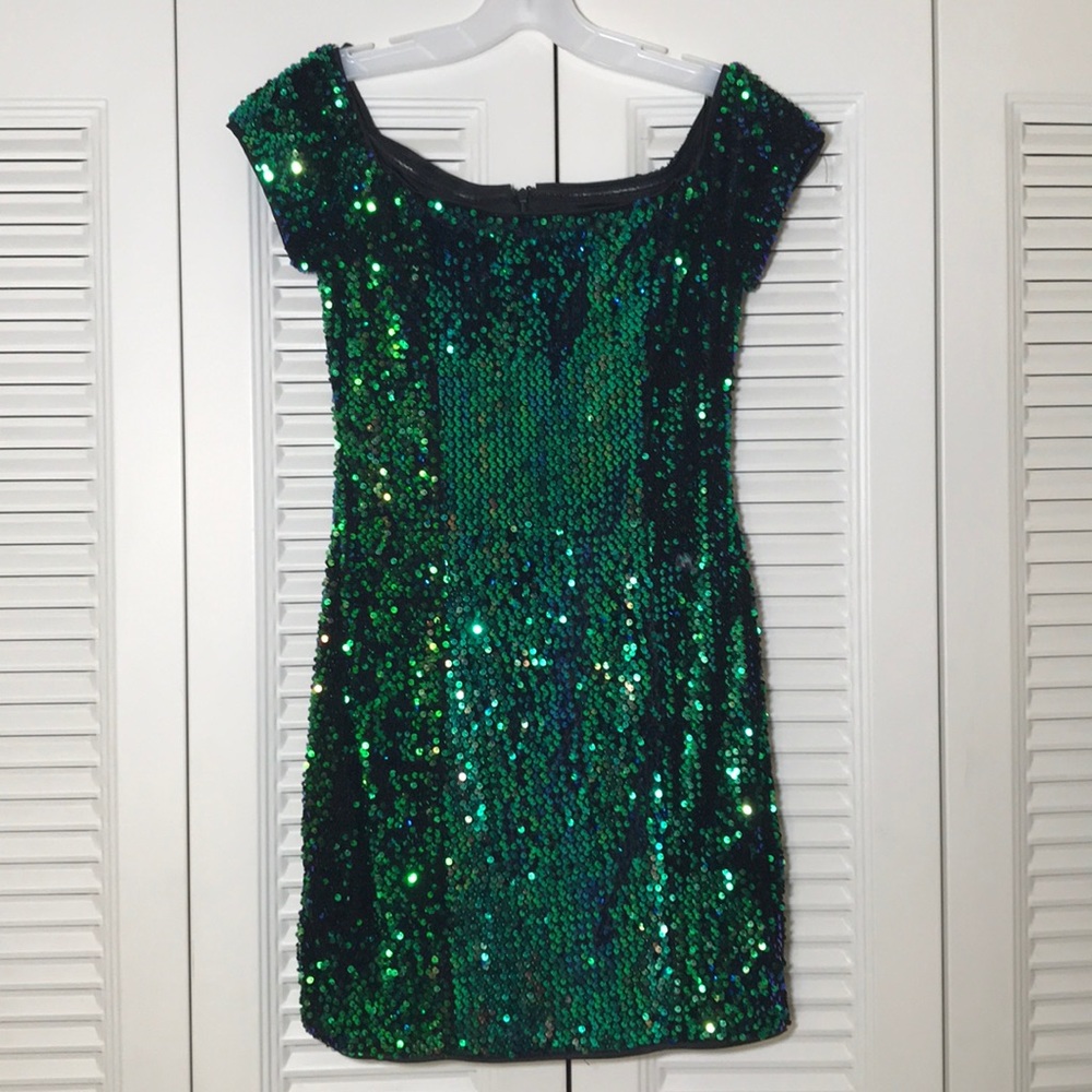 Off The Shoulder Sequined Bodycon Dress